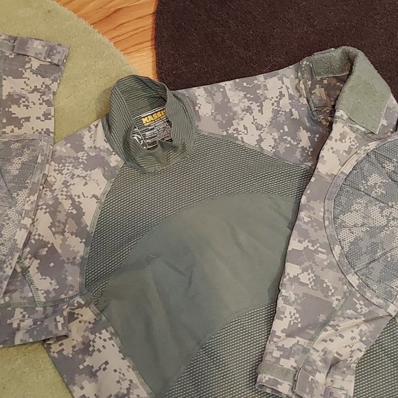 NEW Army Combat Shirt (ACS) – flame resistant - Picture 5 of 8